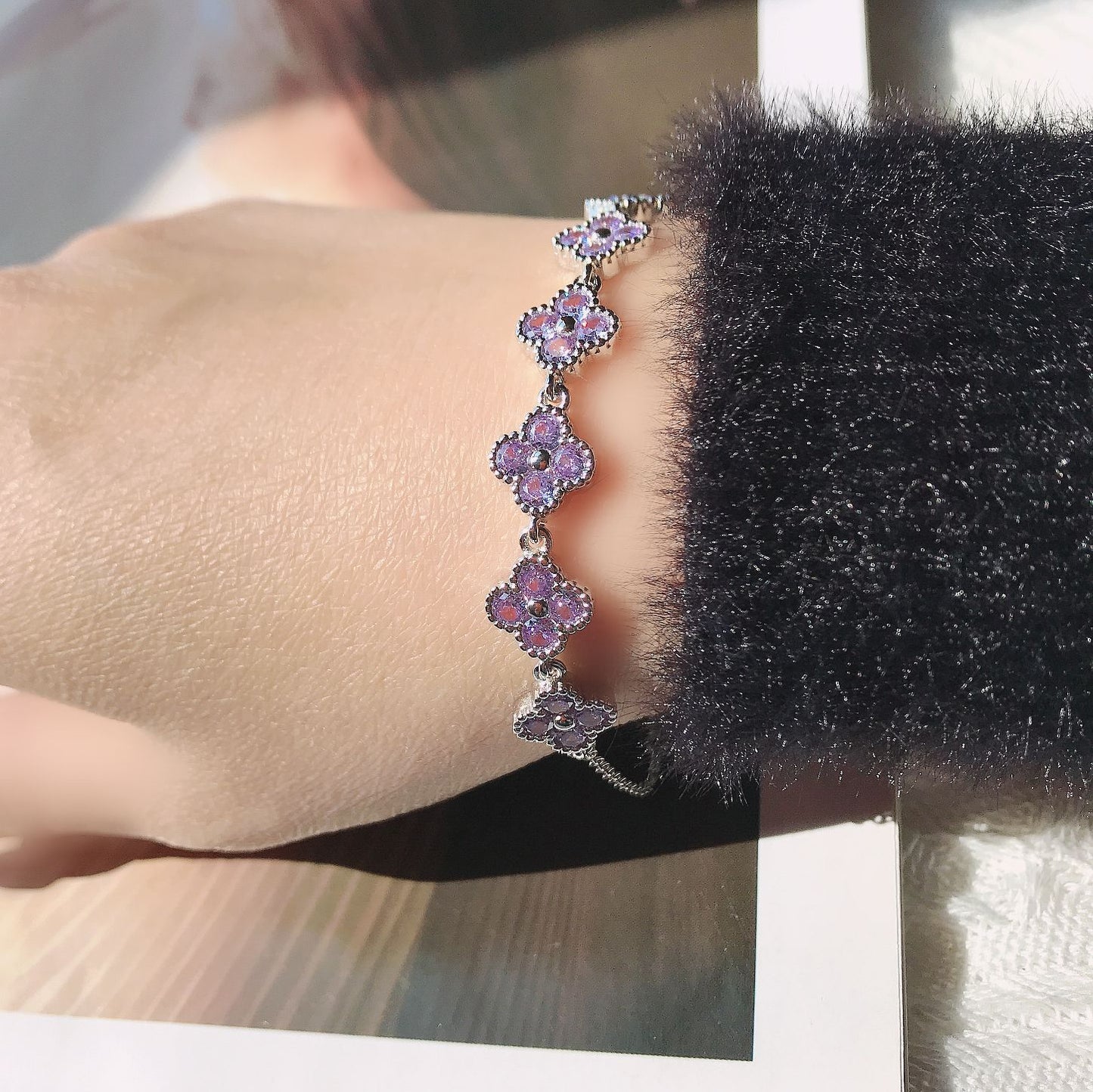 Four-leaf clover colored gemstone zircon electroplating 18k simple cherry blossom pink fashion bracelet