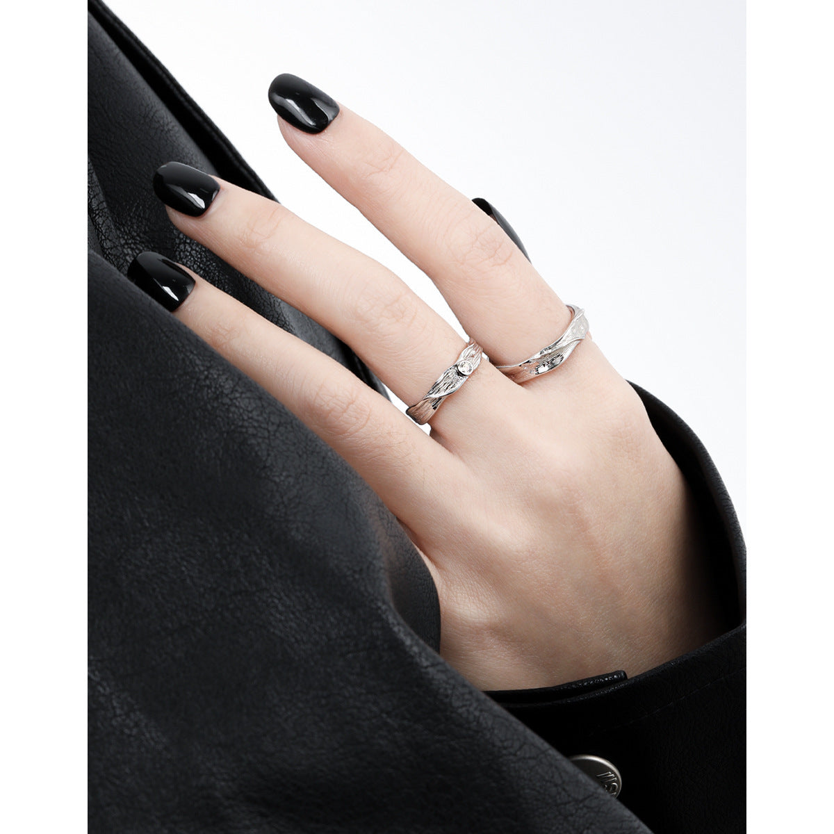 Couple's Textured Silver Open Rings with Diamond